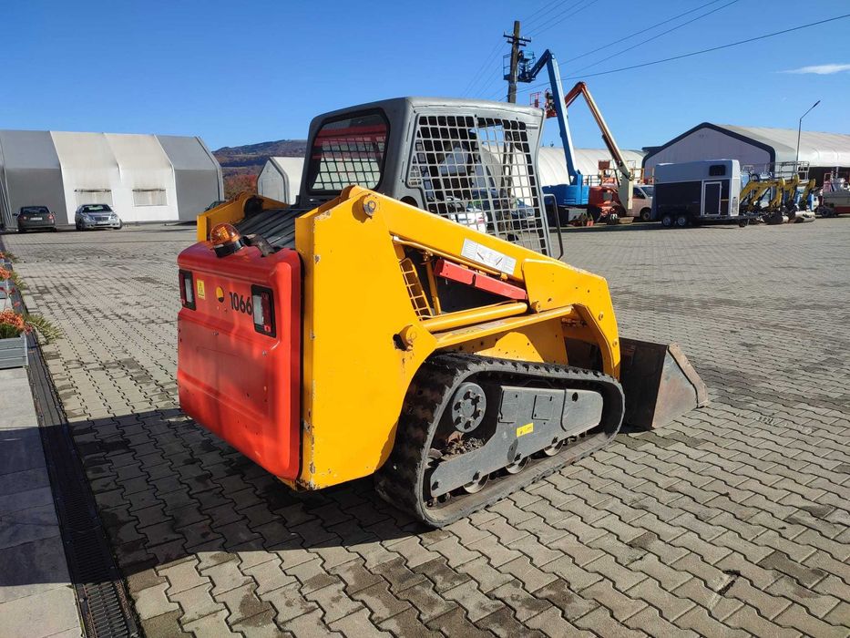 Incarcator pe senile Bobcat T140