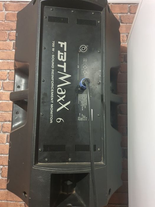 Vând boxă FBT himax 6