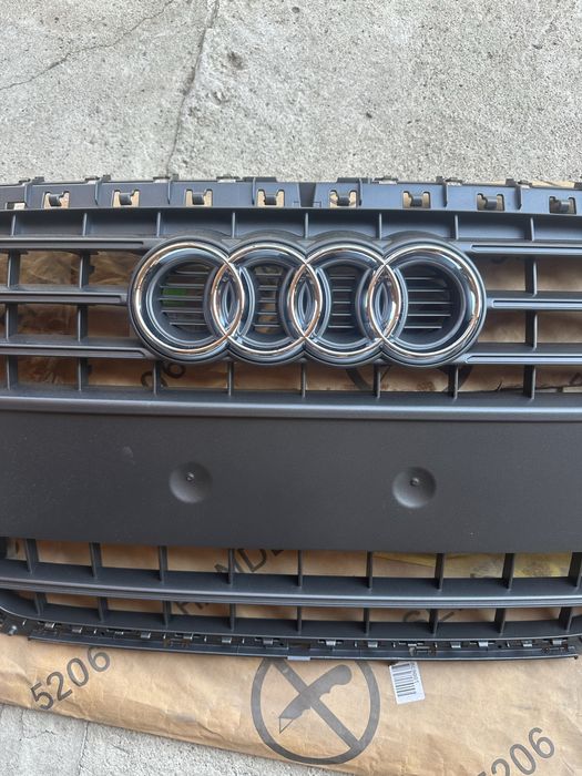 Audi A4 B8 Чисто нова Предна маска Оригинална