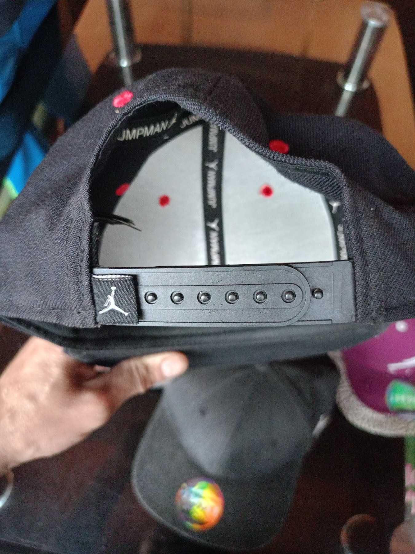 Шапки - 3бр. AIR JORDAN - JUMPMAN , TRUE OG и 2бр. Adidas / Адидас