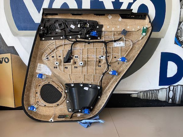 Fata de usa stanga spate VOLVO XC60 2018+ 31446176/30747755