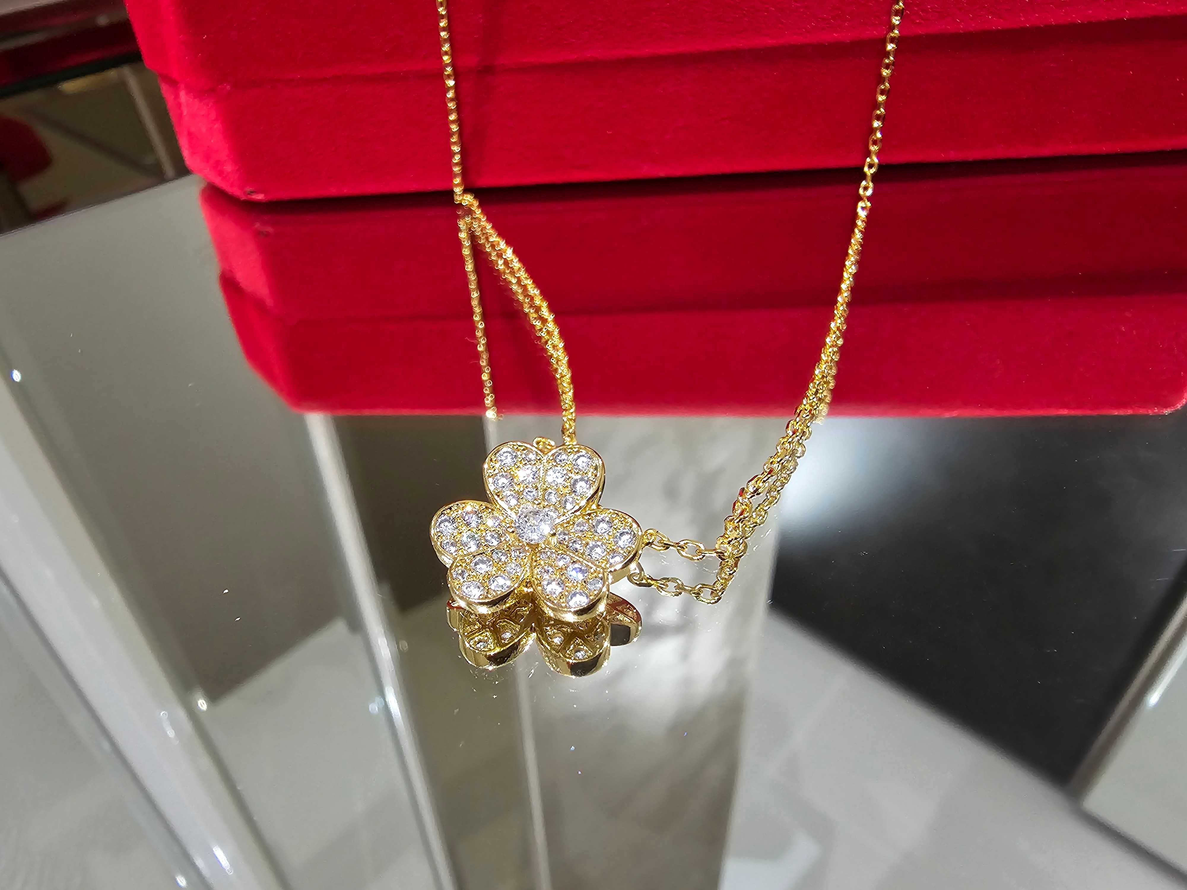 Van Cleef & Arpels VCA Gold Frivole Small Diamond Clover Дамско Колие