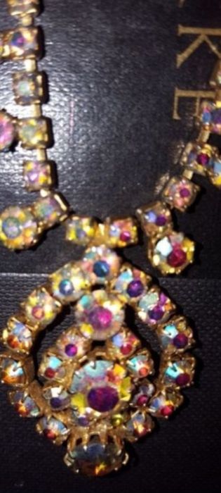 colier cu pietricele