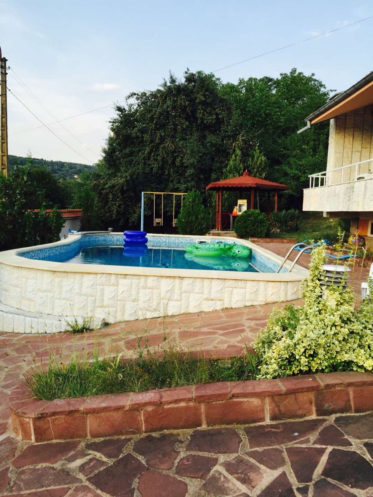 Вила село Горно Павликени