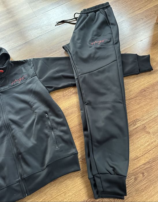 Мъжки,поларен,черен екип Hugo BOSS с топла подплата