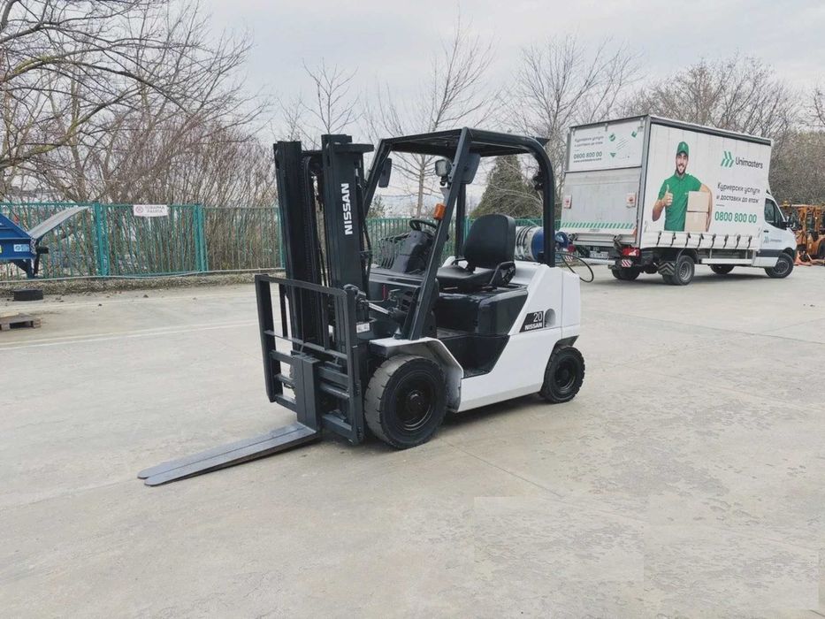 motostivuitor 2 tone stivuitor 2000kg benzina Gpl Nissan an 2019