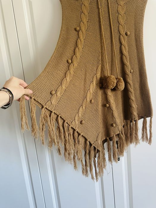 Capa / bolero / pancho / pulover , maro , masura S / M