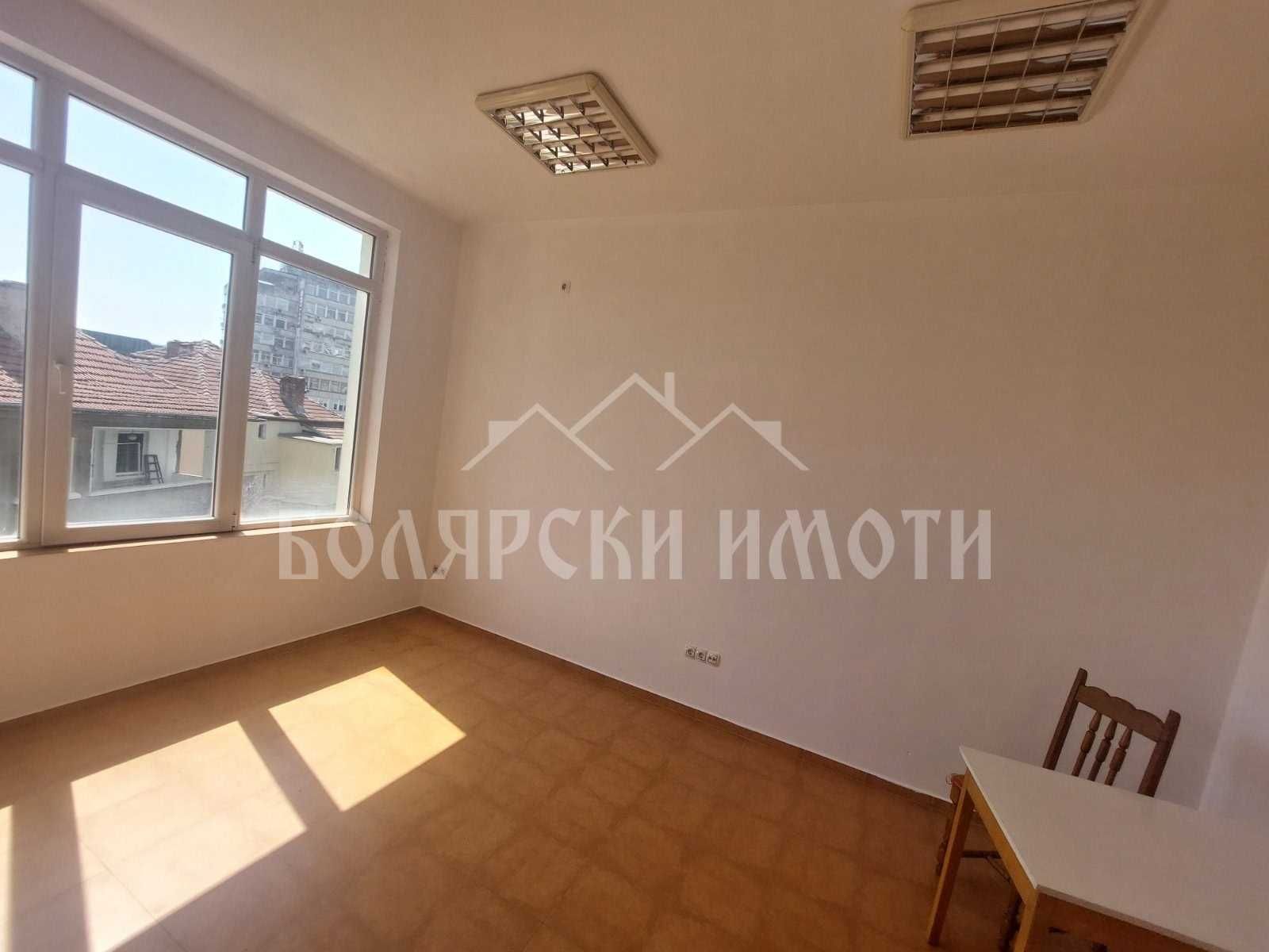 Офис в идеалния център на Велико Търново