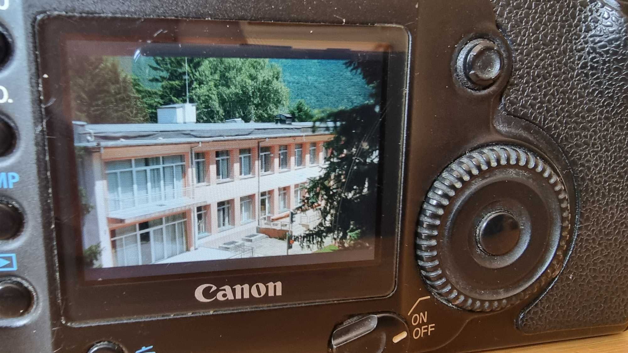 Фотоапарат Canon EOS 5D
