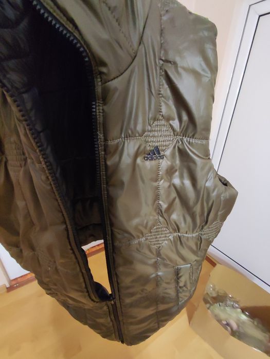 Елек Adidas двулицев обличан два пъти uk 12 eur 40 ширина 51 см.