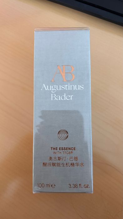 Toner exfoliant The Essence de la Augustinus Bader
