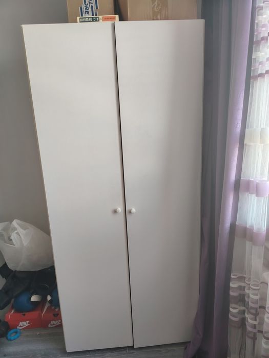 Продам шкаф двухдверный