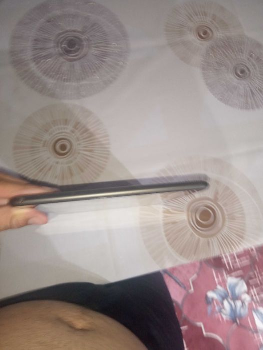 Vând tableta Lenovo TB-X104F