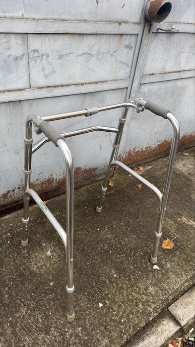 Cadru de mers ortopedic pliabil reglabil aluminiu varstnici seniori