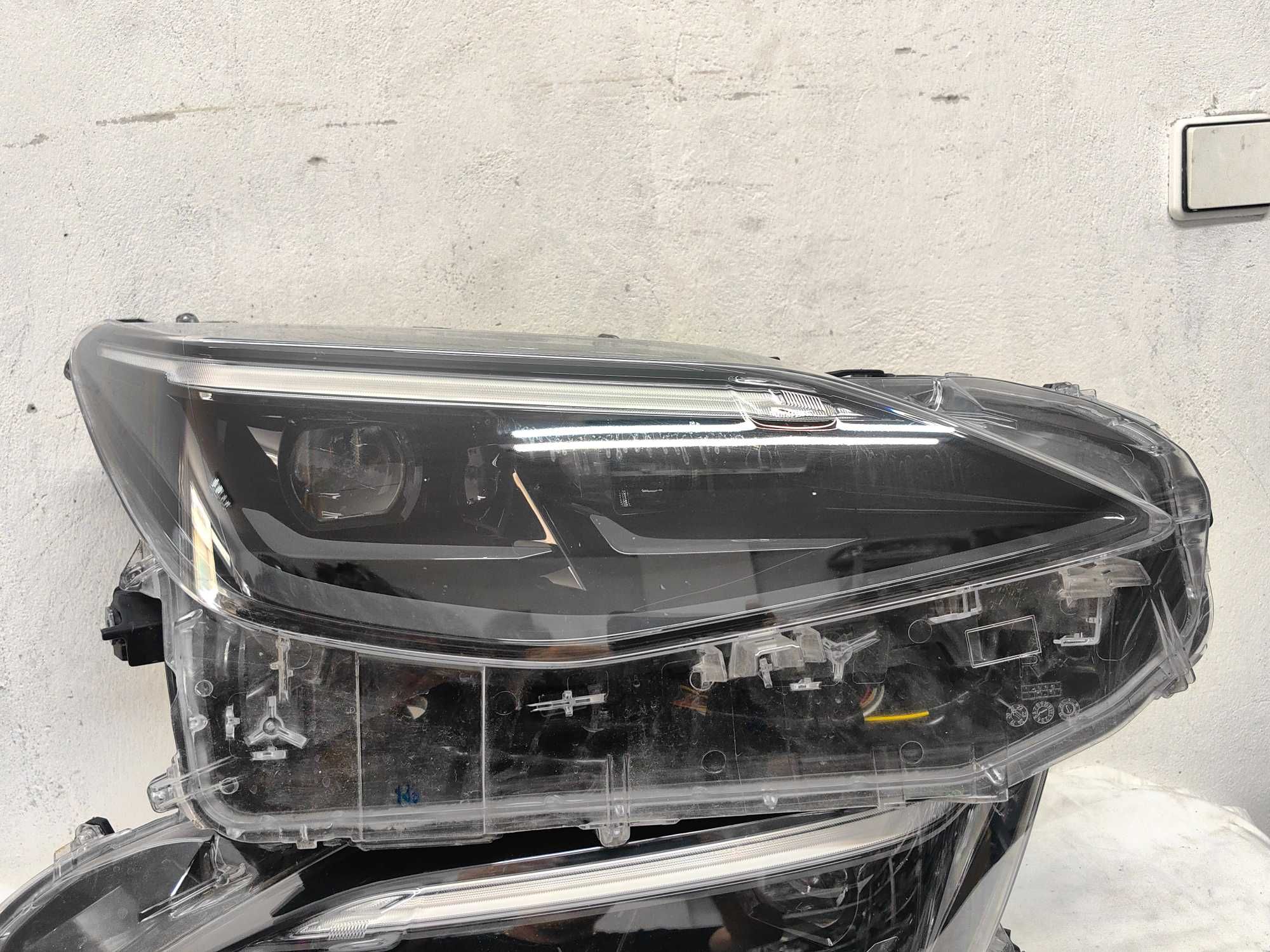 Оригинални фарове Тойота Ярис  Toyota Yaris Cross Full Led  2022
