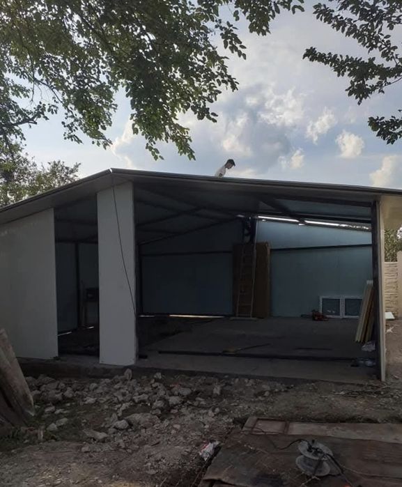Construiesc case modulare și garaj