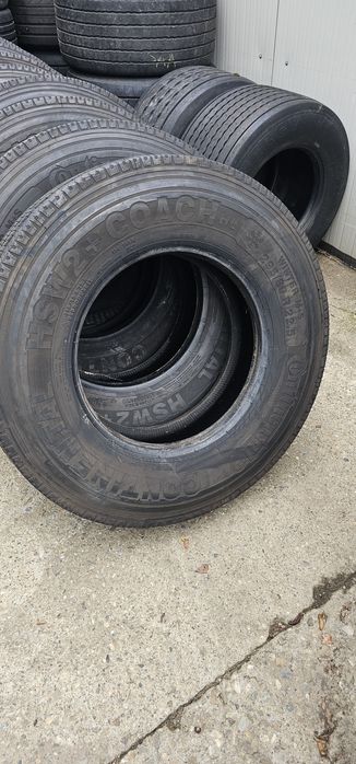 Anvelope 295 80 R 22.5 Continental de direcție și de tracțiune.