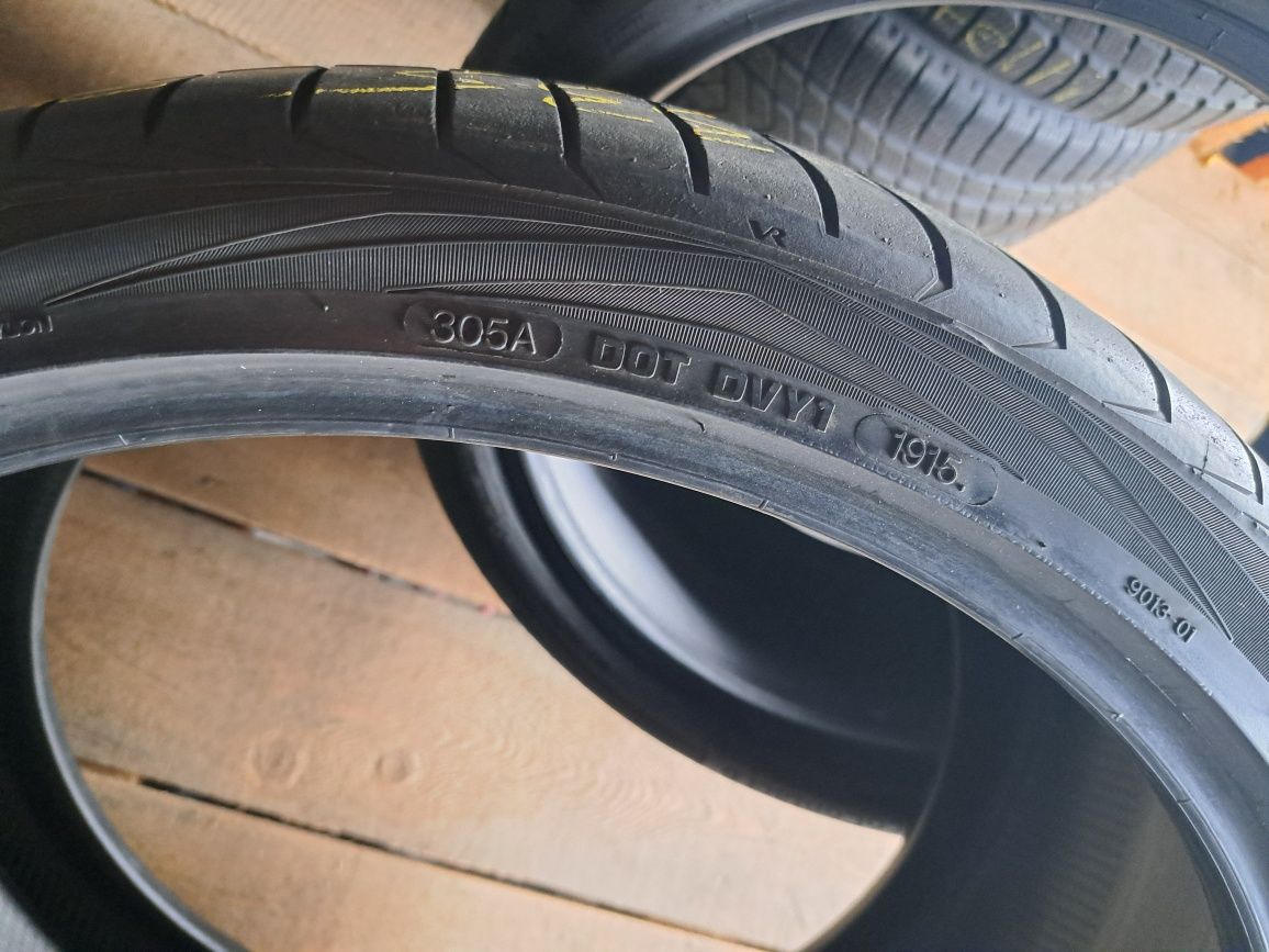 O anvelopa 335/25 R22 Vredestein