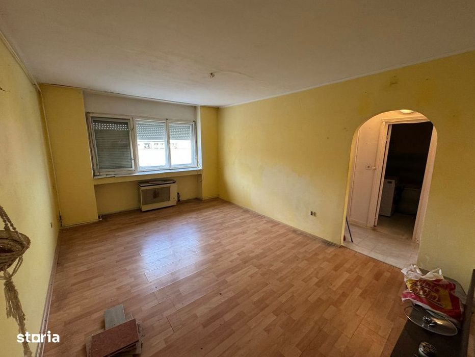 Apartament 3 camere – 67 mp, semidecomandat – Mic. 16, Str. Astro