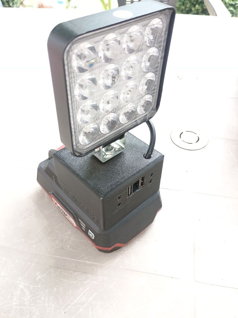 Мощна работна LED лампа 48 вата с 2х QC3.0 USB за Parkside x20