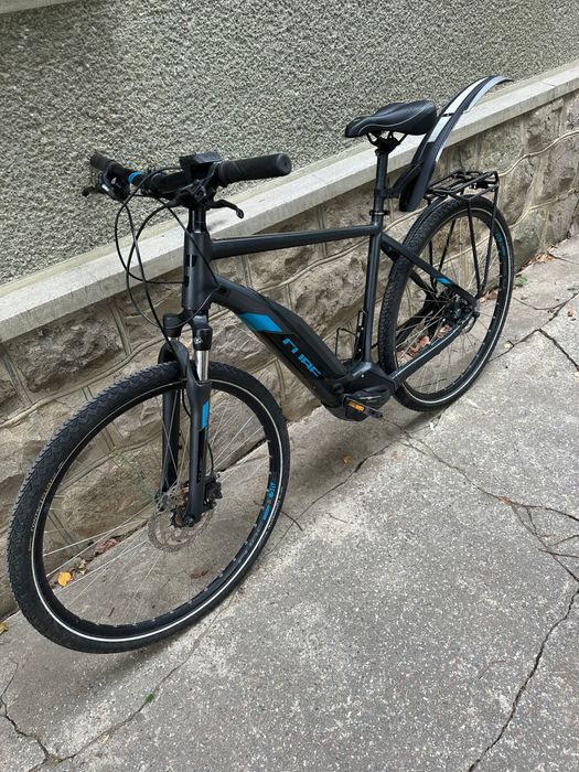 Bicicleta electrica Cube cross hybrid