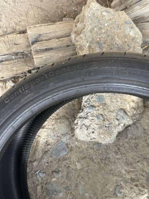 Гуми 235/35/19..