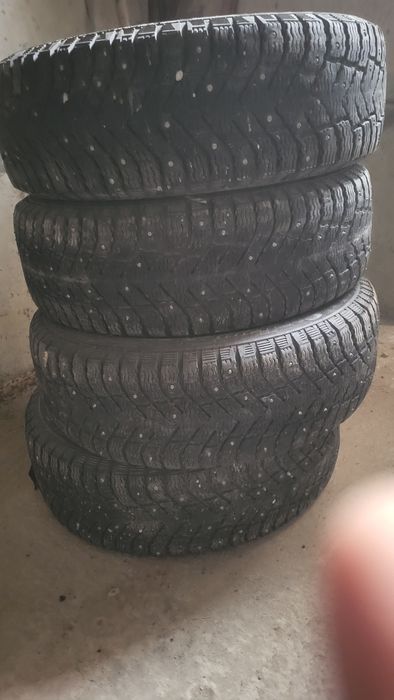Продам зимние шины за 40000т