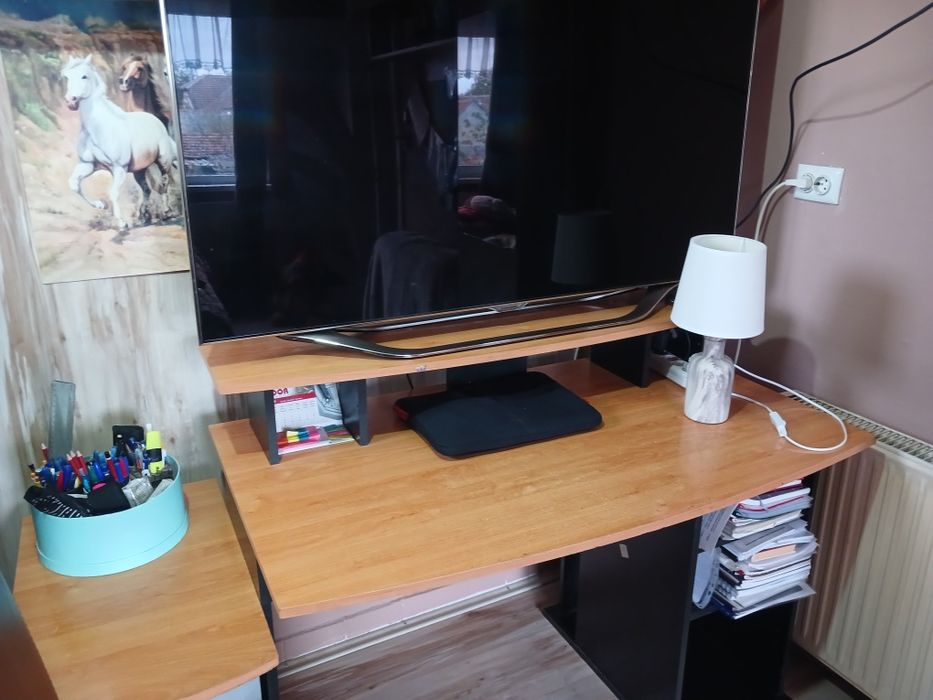 Vând masă de birou