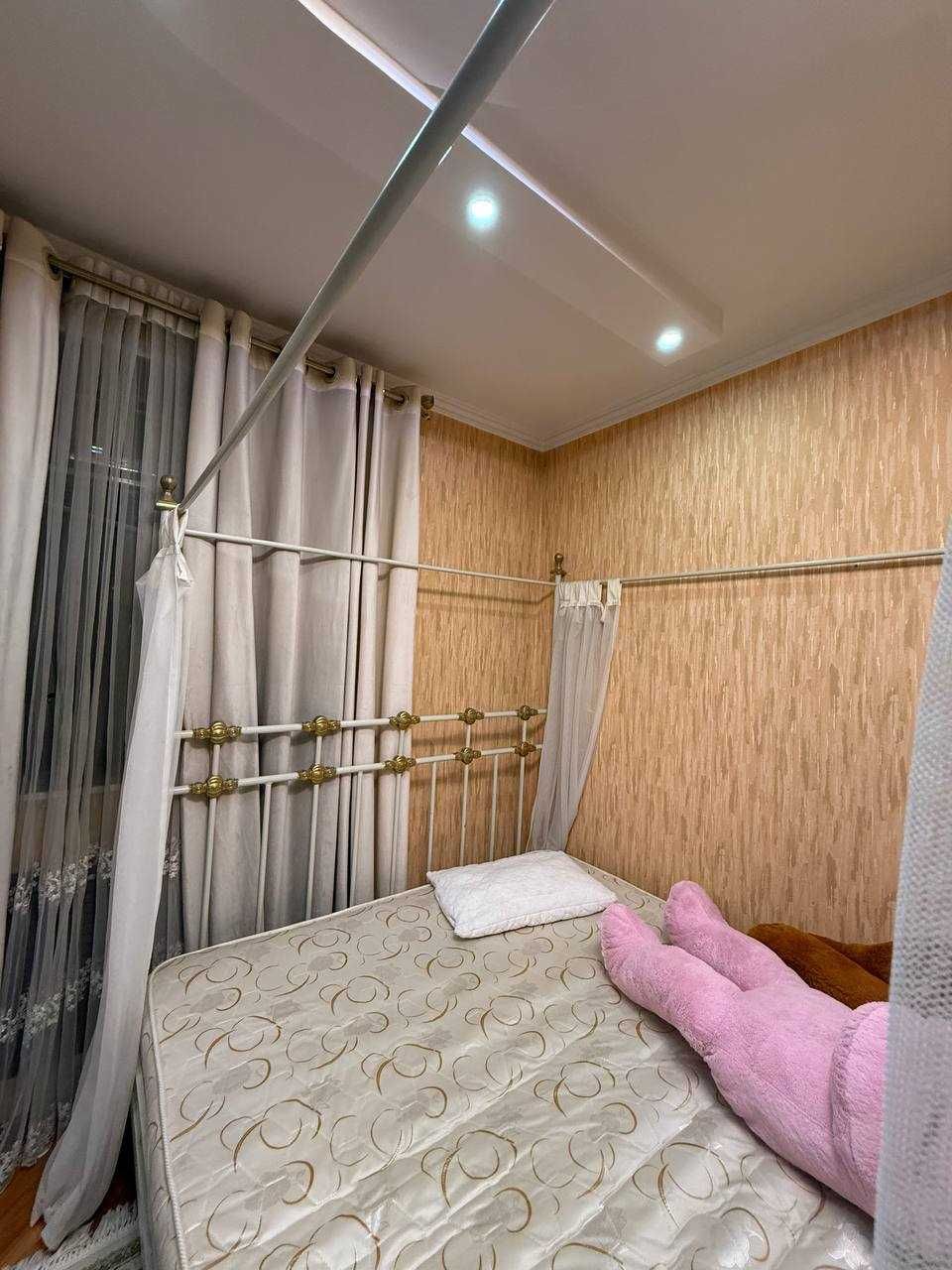 кровать и метала каркаса