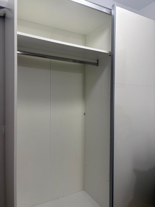 Dulap Mobexpert cu usi MDF lucioase