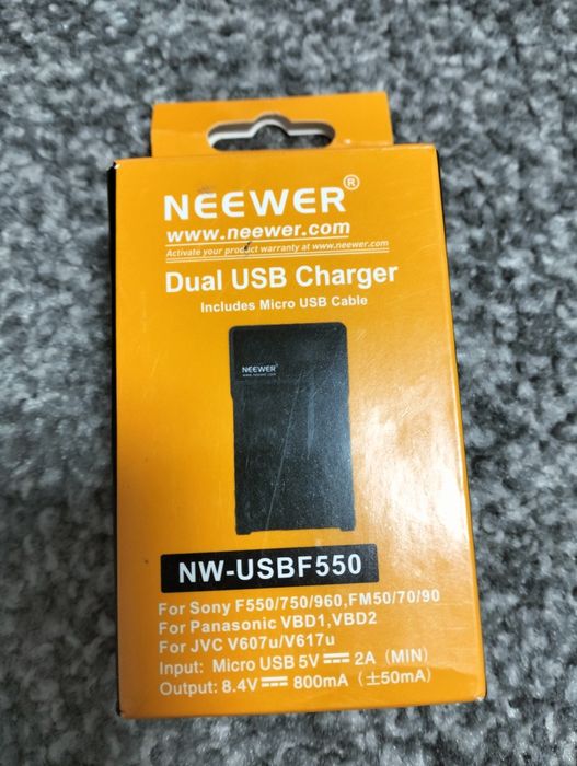 Neewer dual usb charger