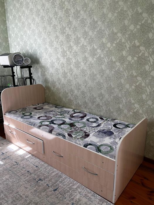 Две средние кровати две штуки отдам за 50к