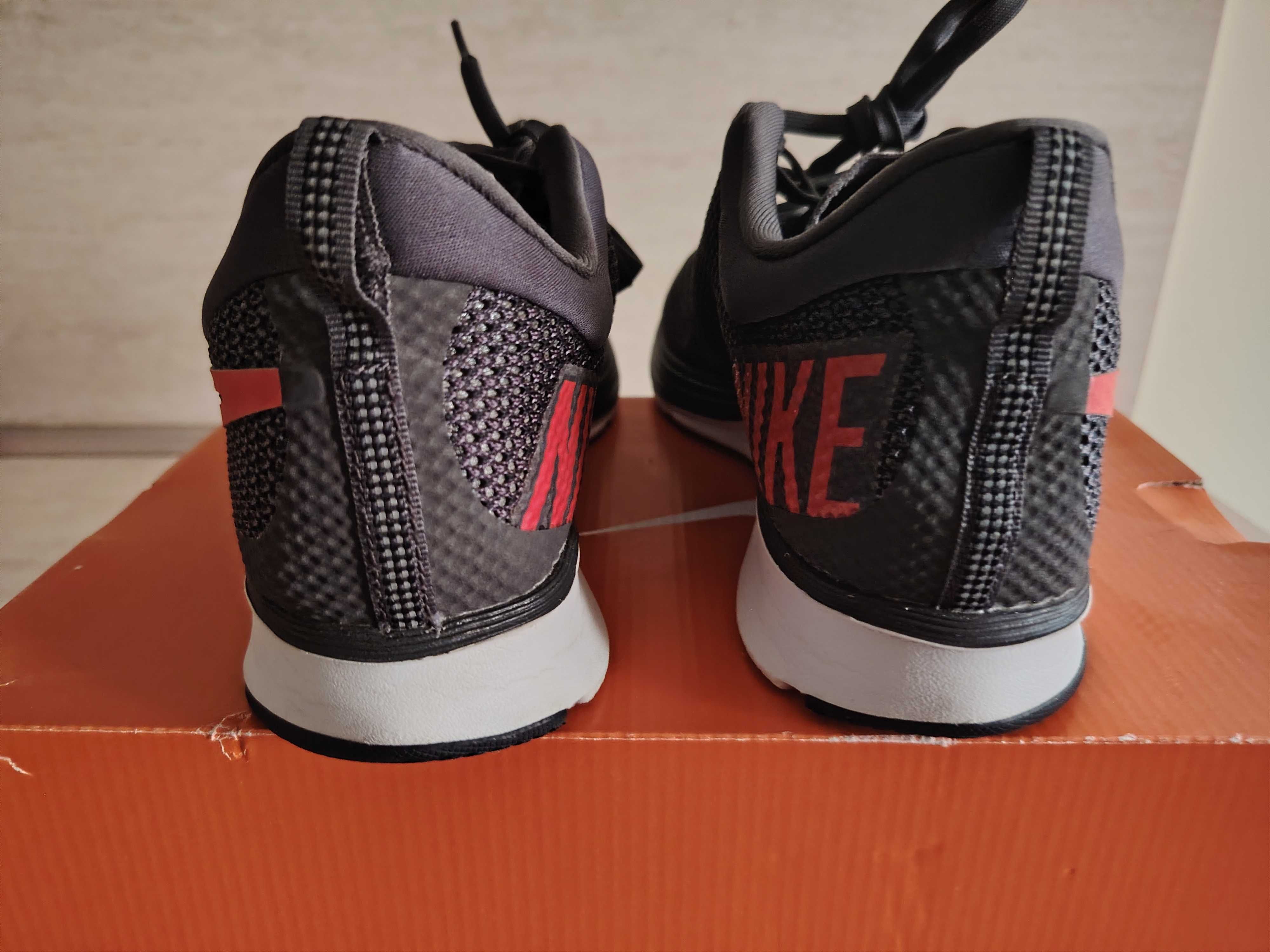 Nike zoom strike