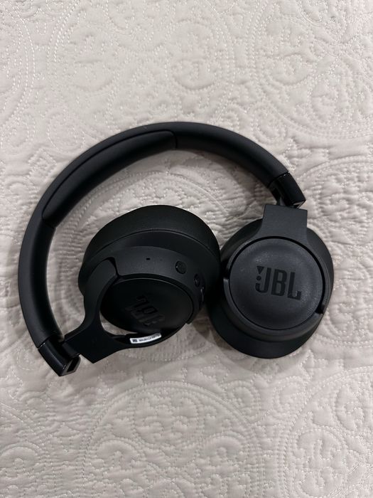 JBL Tune 720BT черные