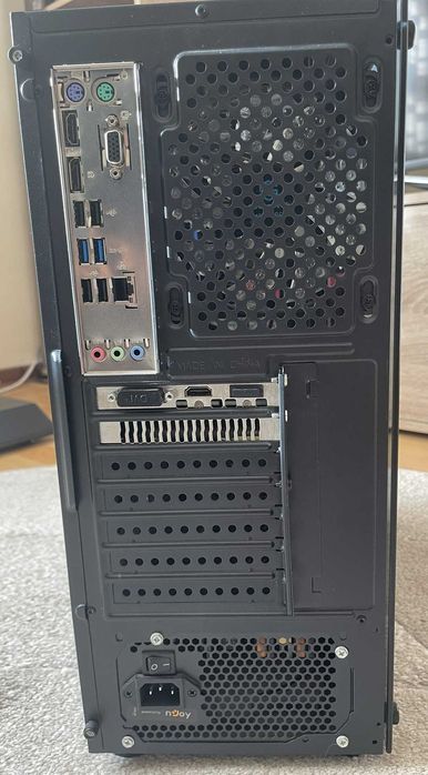 Sistem Desktop Gaming Powered by Asus