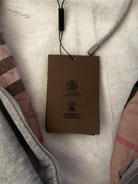 Hanorac burberry gri