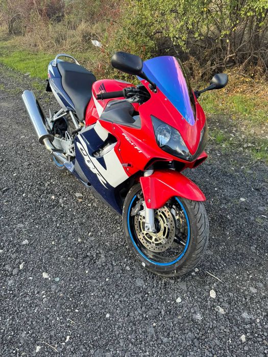 Vand honda cbr 600 F4i