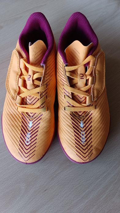 Детски футболни обувки