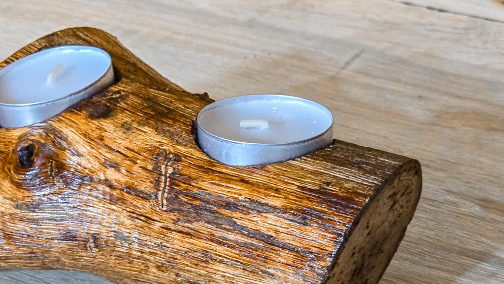 Suport de lumânări din lemn lucrat manual