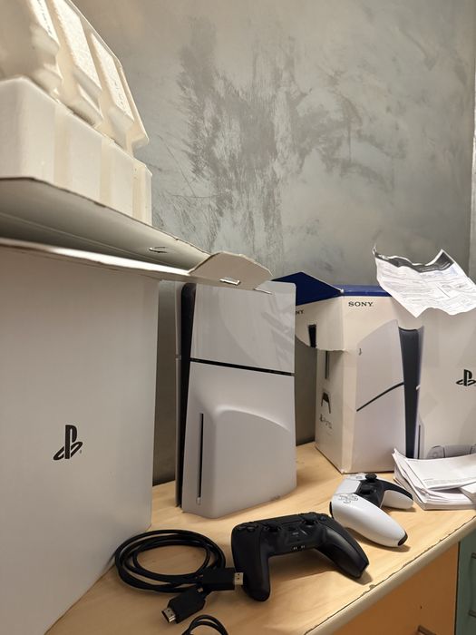 Playstation 5 Slim 1 TB 2 Manete + Garantie “NOU”