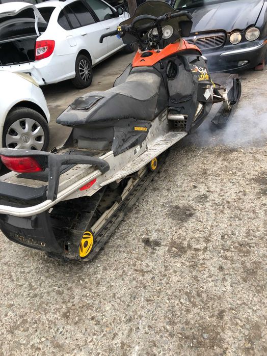 SNOWMOBIL Bombardier Summit 800