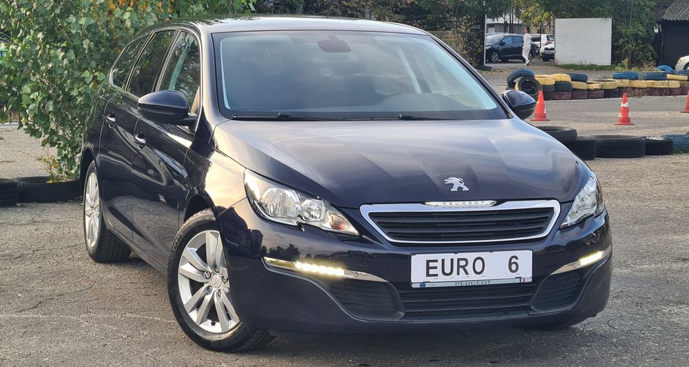 Peugeot 308 * 1.6 Blue HDI * 2015 * Euro 6 * Led * Navi * Klimă