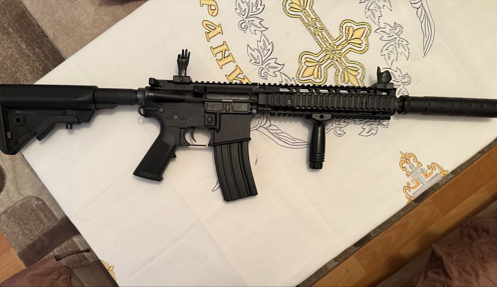 Реплика AR 15 за еърсофт E&L