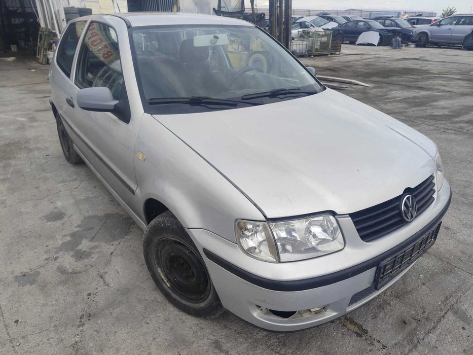 VW Polo 1.0 - 50к.с - 2000г. на части