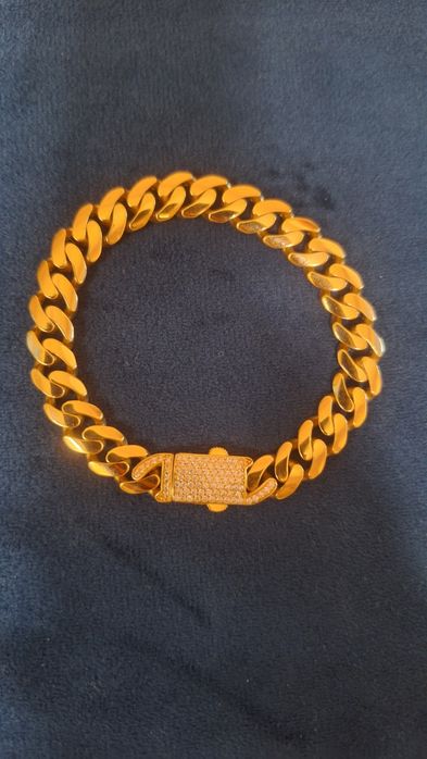 Bratara aur 14k, 585