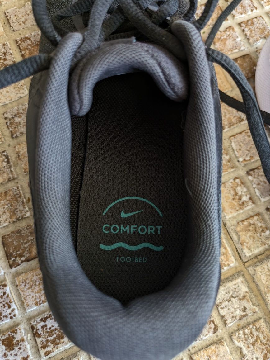 Маратонки Nike 41