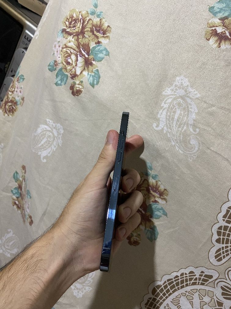 Срочно продаю iphone 12 pro max 256