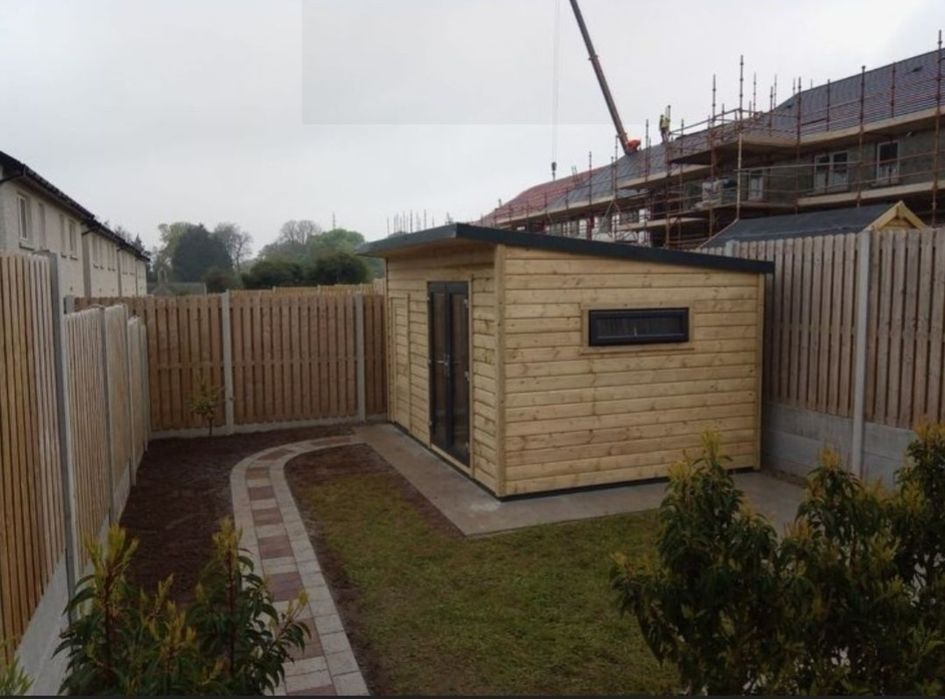 Vând magazie de depozitare