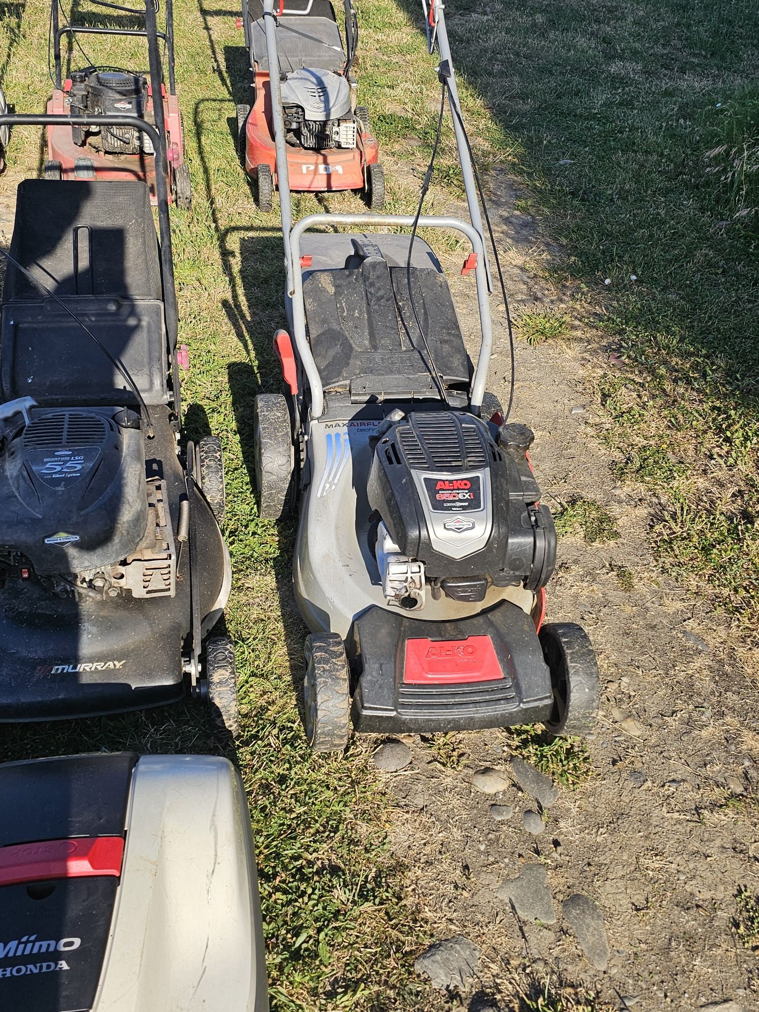 Motocoasa, Mașina tuns iarba,Robot tuns  iarba