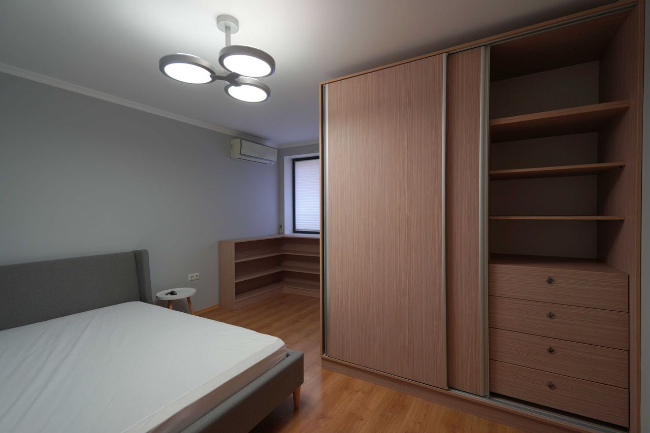 Дава се под наем Тристаен апартамент в Варна, Спортна зала - 91 кв.м за 790 € - Снимка #10